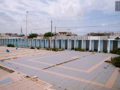 La terrazza, che ospita un'altra fila di cabine...